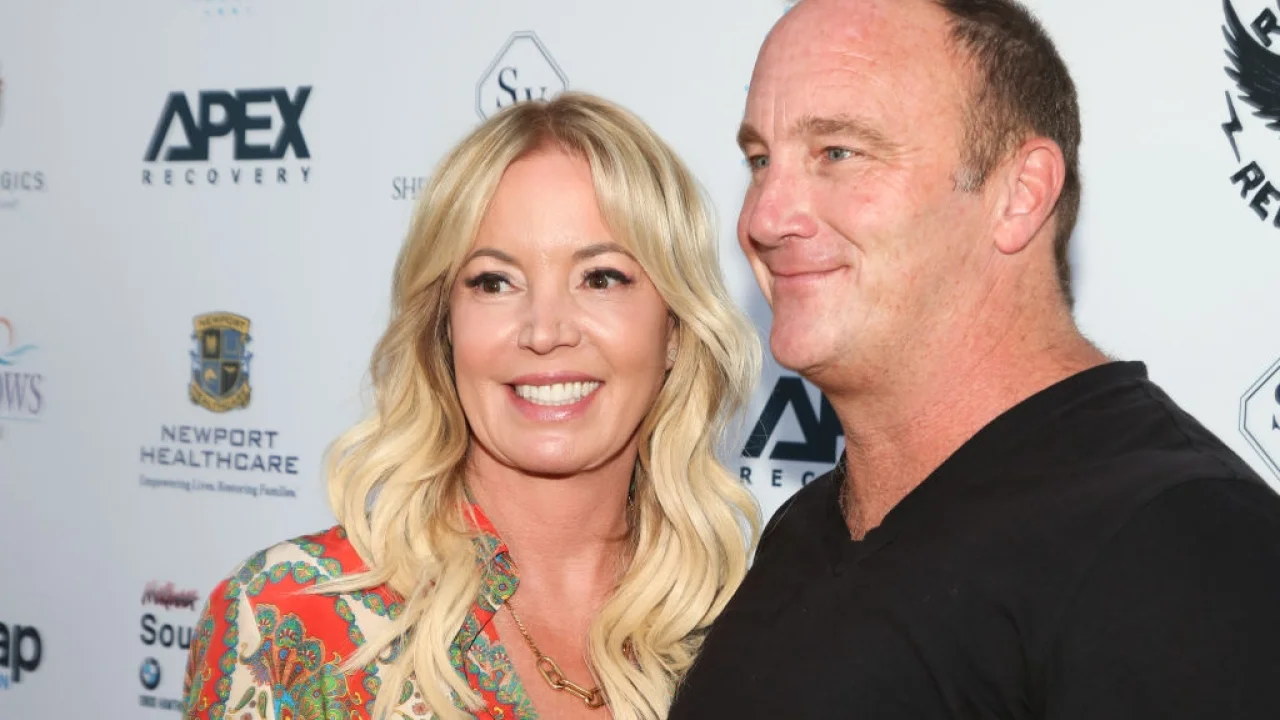 Is Jay Mohr Engaged To Jeanie Buss ABTC