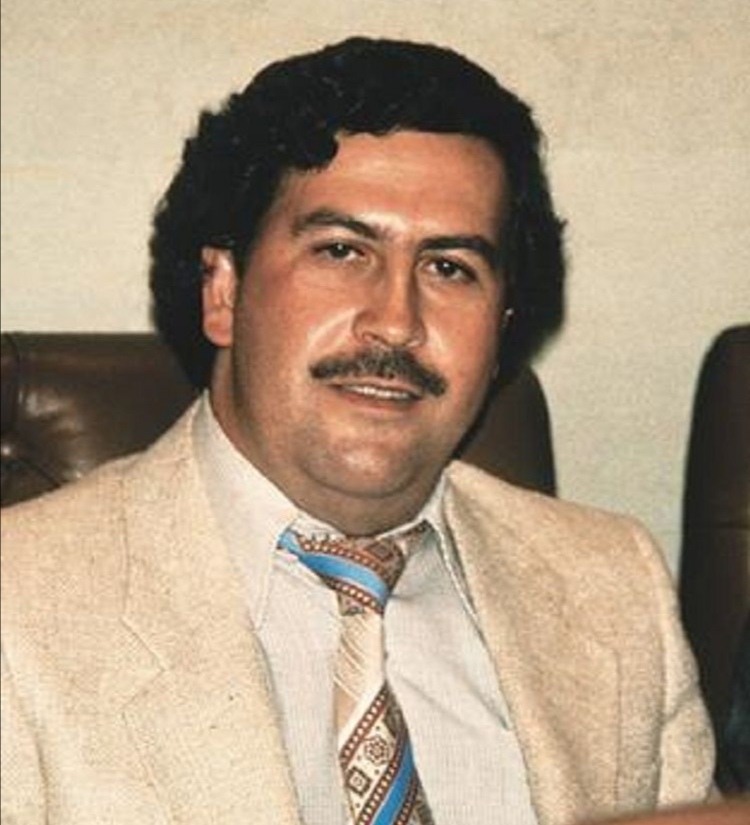 pablo escobar biography in english