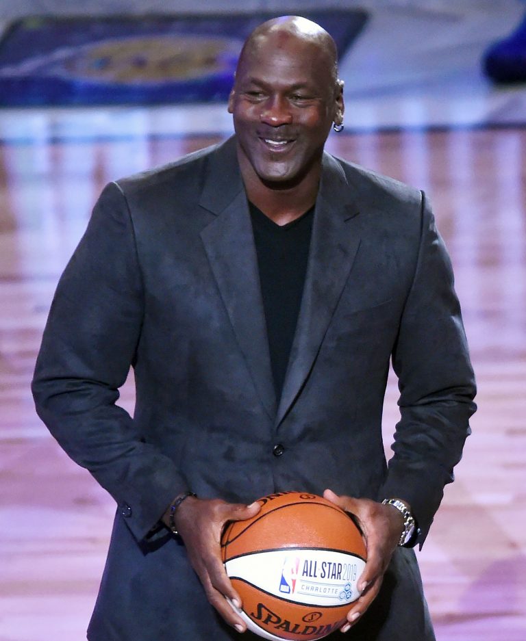 Did Michael Jordan play with Artis Gilmore? - ABTC