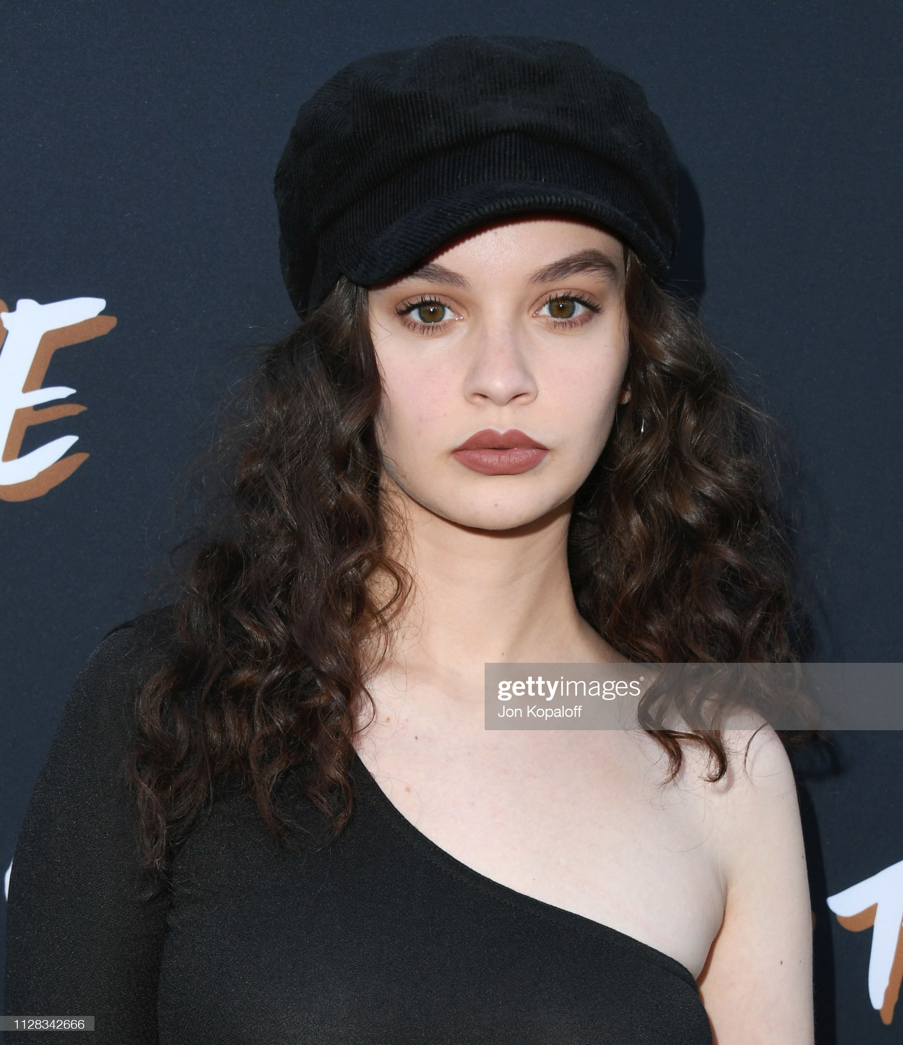 sabrina-claudio-biography-net-worth-age-height-and-songs-abtc