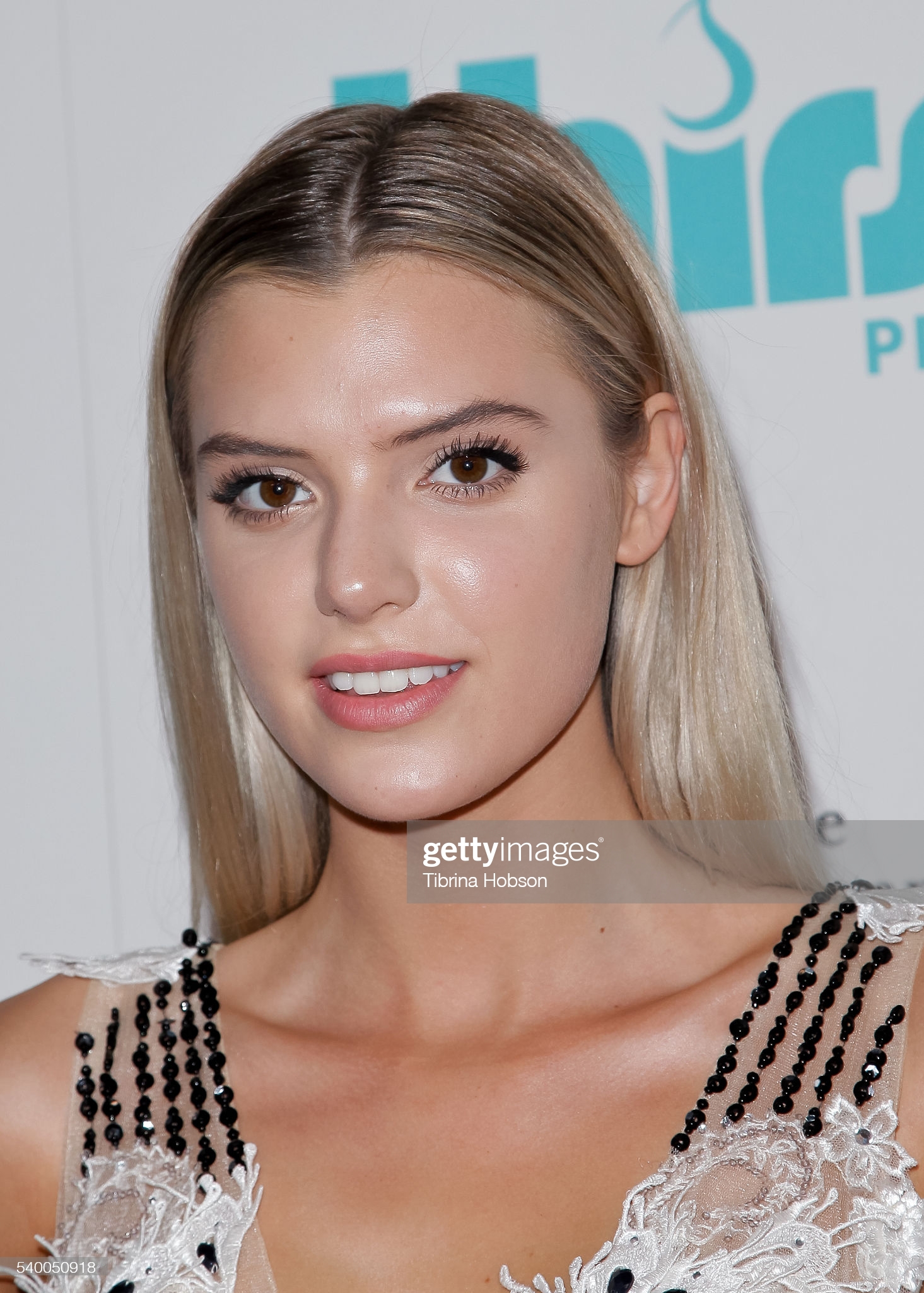 Alissa Violet Biography; Net Worth, Age, Height, Songs And Boyfriend - ABTC