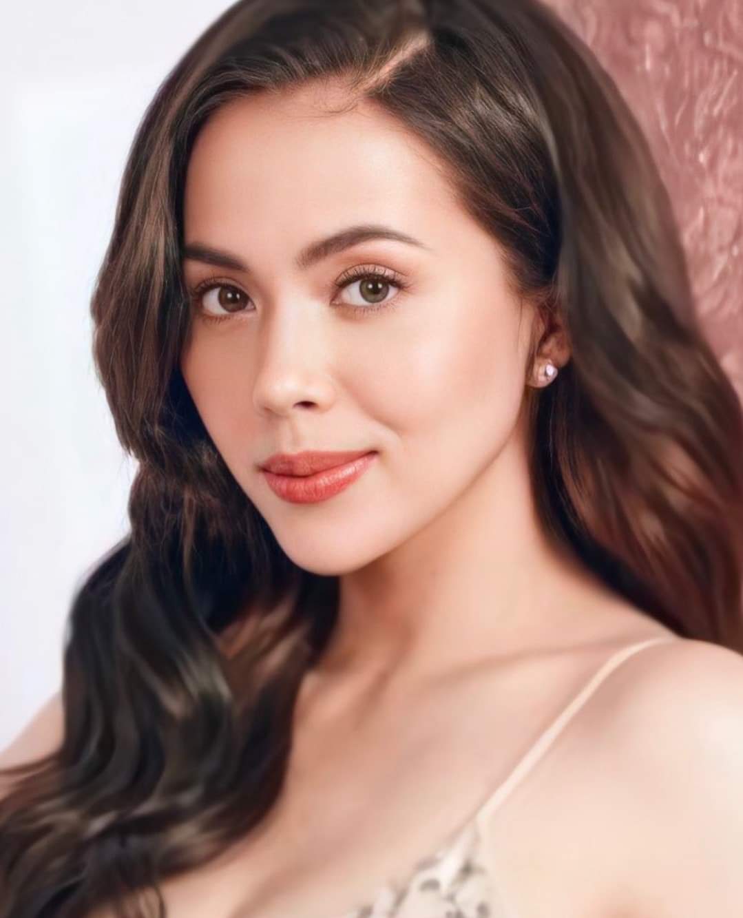Julia Montes Shares Photos Cuddling Cute Baby Went Viral Where In