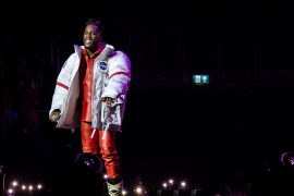 “Burna Boy Didn’t Sell Out O2 Arena, There Were Thousands Of Empty Seats” – Netizens React Following Space-Drift Concert