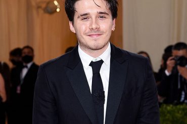 Brooklyn Beckham Net Worth, Girlfriend, Height, Age, Wedding, Nicola ...