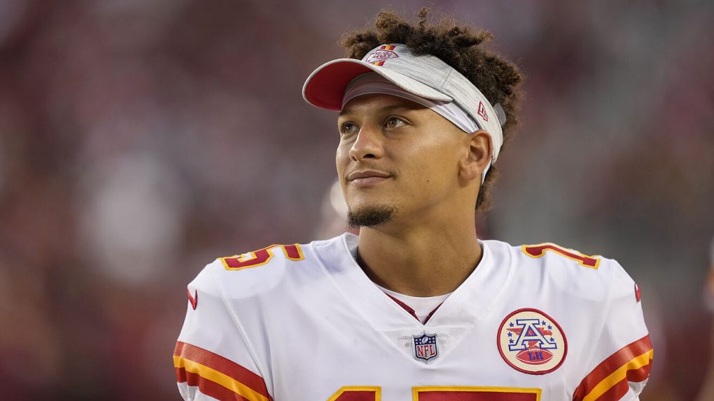 Patrick Mahomes Contract, Salary, Net Worth, Parents, Baby, Height, Age