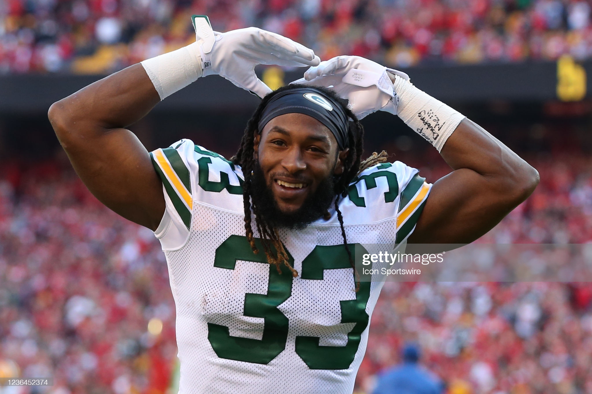 Aaron Jones Wife Is Aaron Jones Married? Who Is Aaron Jones