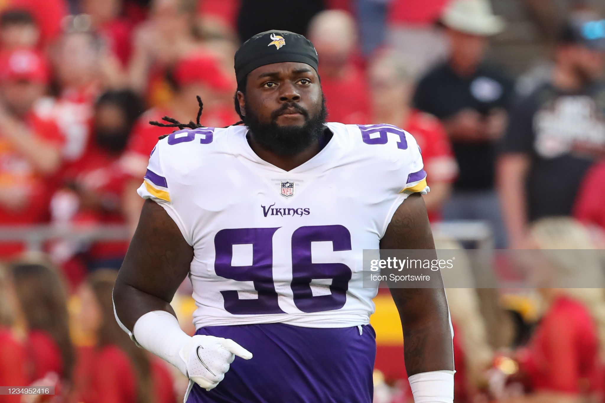 Armon Watts Contract, Salary, Net Worth, PFF, College, Draft Profile ABTC