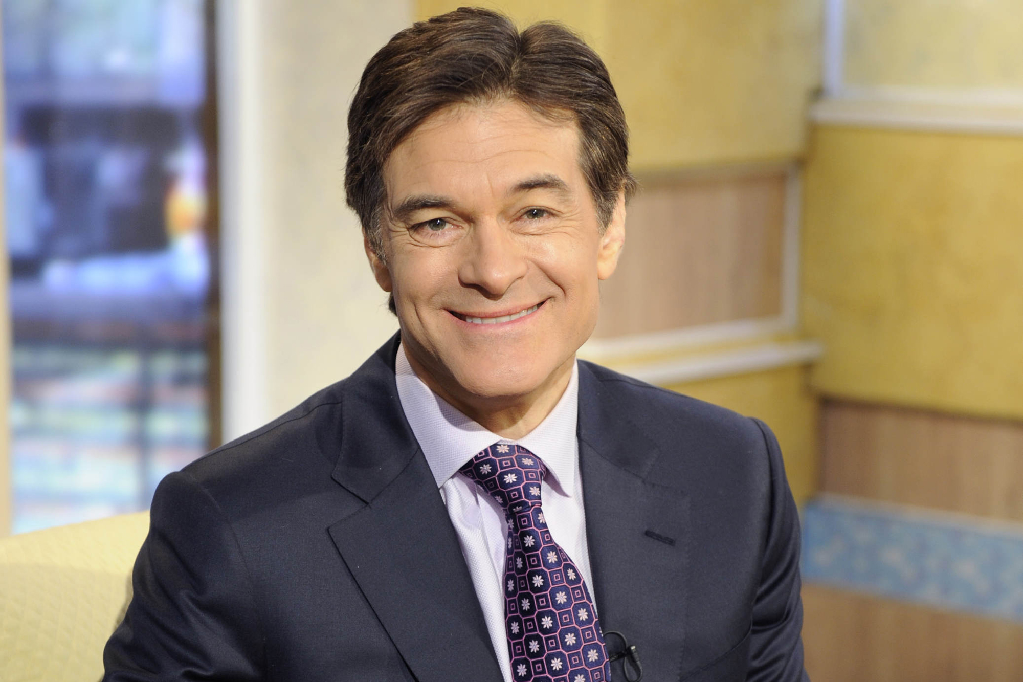 dr-oz-net-worth-wikipedia-weight-loss-drink-daughter-age-abtc