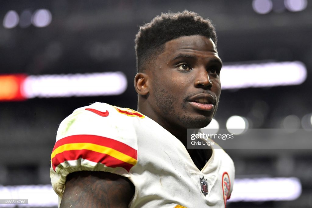 Tyreek Hill Contract, Salary, Net Worth, Top Speed, Age, Height, Weight