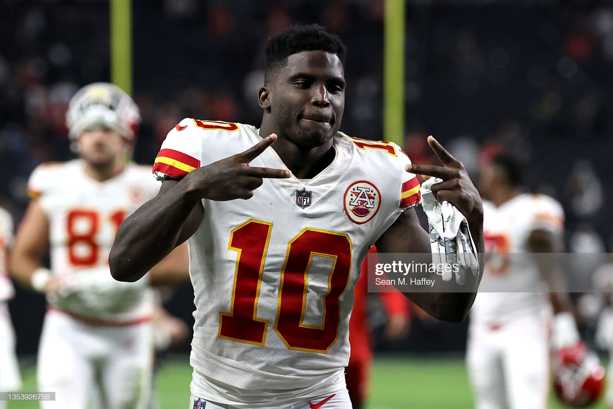 Tyreek Hill Contract, Salary, Net Worth, Top Speed, Age, Height, Weight ...