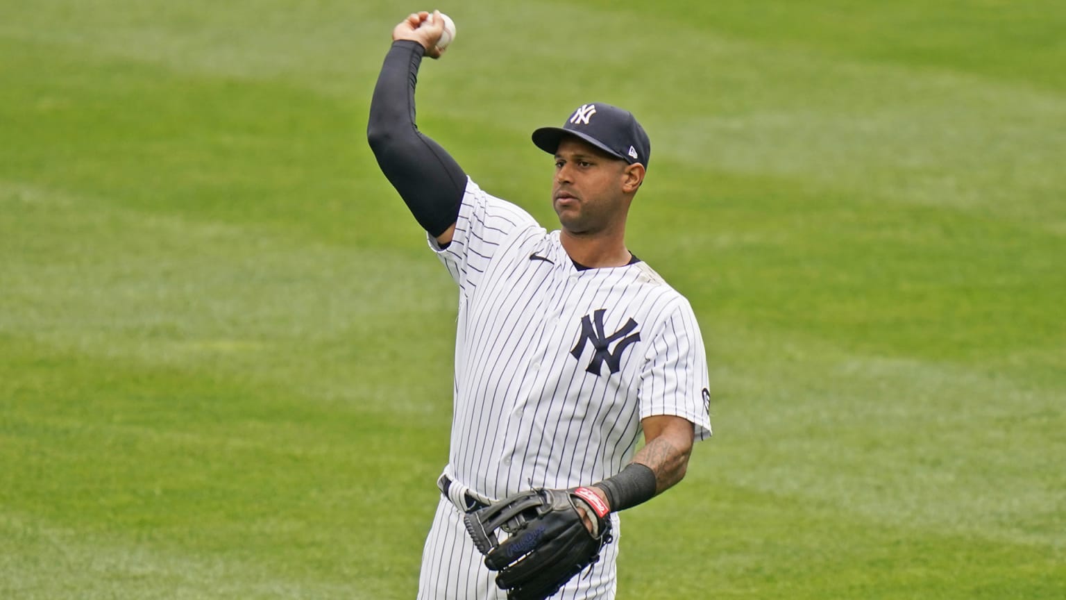 Aaron Hicks - Bio, Net Worth, Age, Family, Salary, Contract