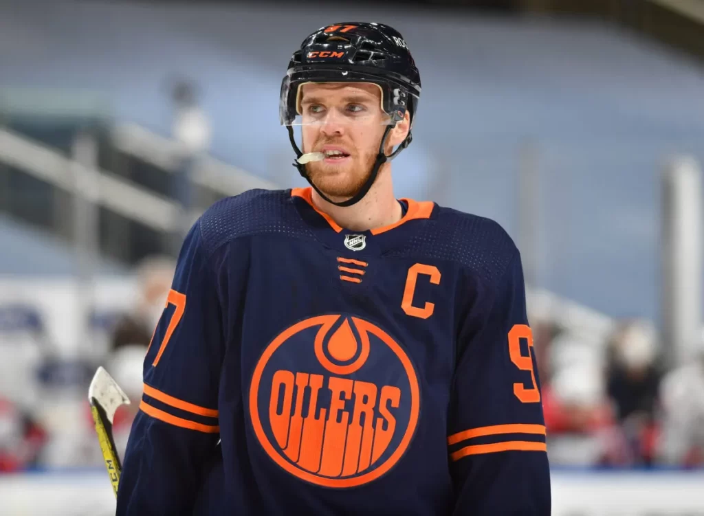 Is McDavid a twin? What AAA team did Connor McDavid play for? What is a
