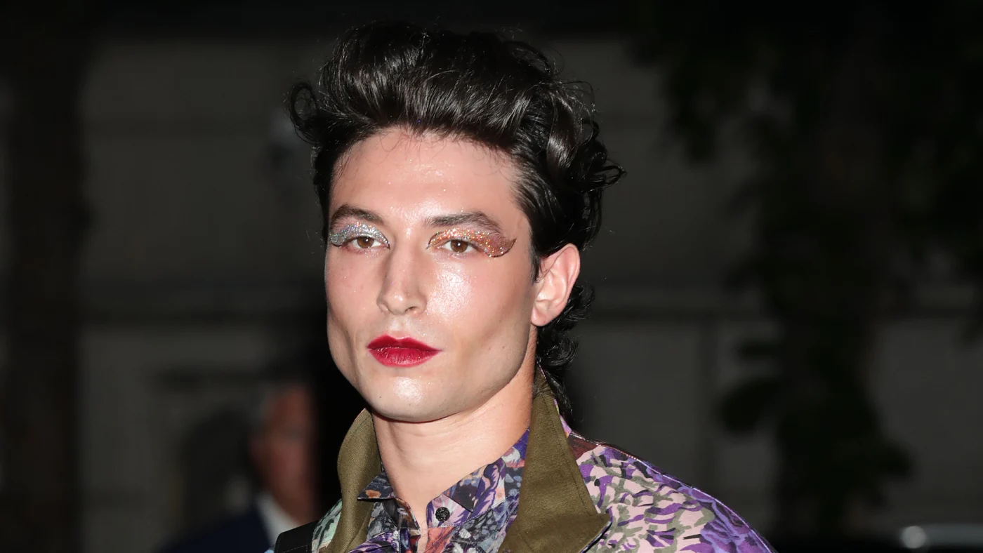 How old was Ezra Miller in perks? - ABTC