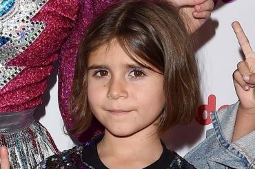 Penelope Disick Age, Birthday, Teeth, Red Hair, Middle Name, Nails - ABTC