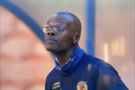 Arthur Zwane Salary Per Month, Age, Coaching Qualifications, Cars, Profile
