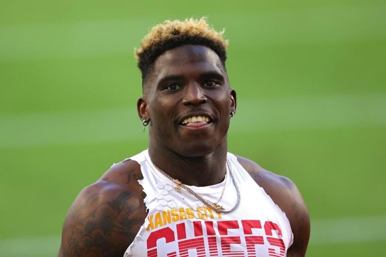 Tyreek Hill Height: How Tall Is Tyreek Hill? - ABTC