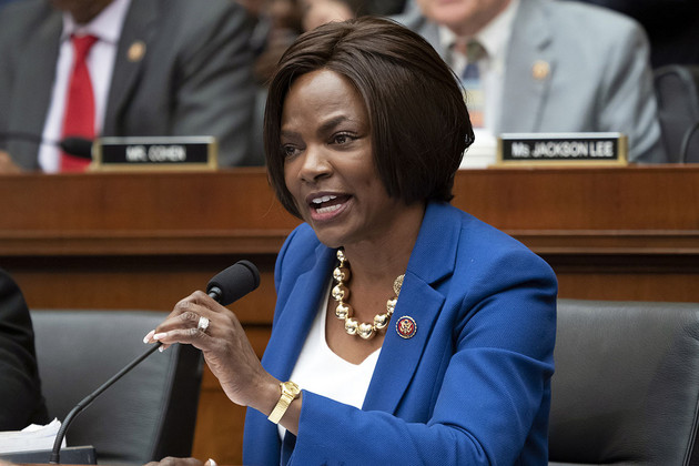 Val Demings Age, Height, Parents, Nationality, Husband, Children ...