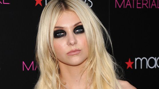 Taylor Momsen Boyfriend: Is Taylor Momsen in a Relationship? - ABTC