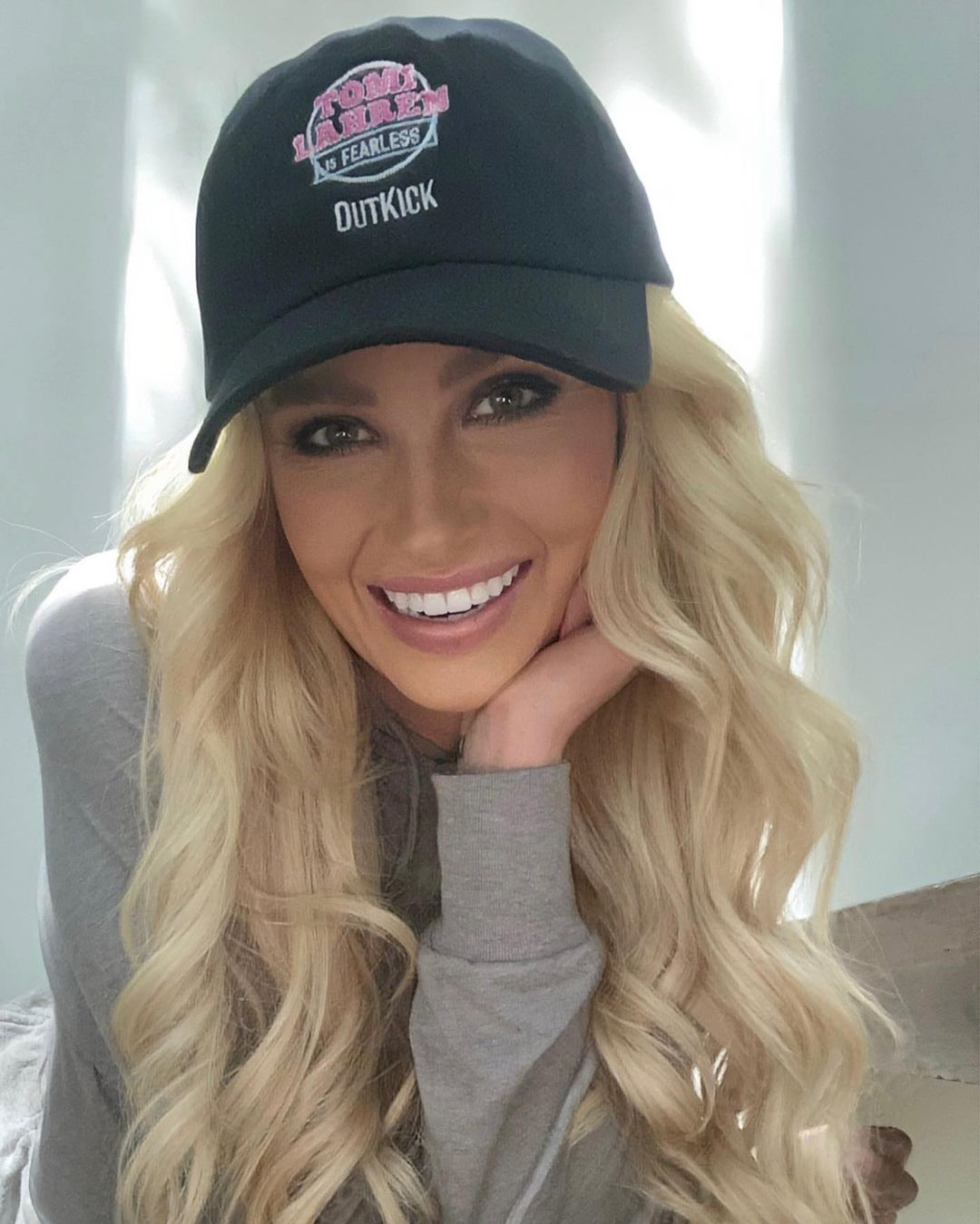 Tomi Lahren Parents: Meet Trudy Lahren, Kevin Lahren - ABTC