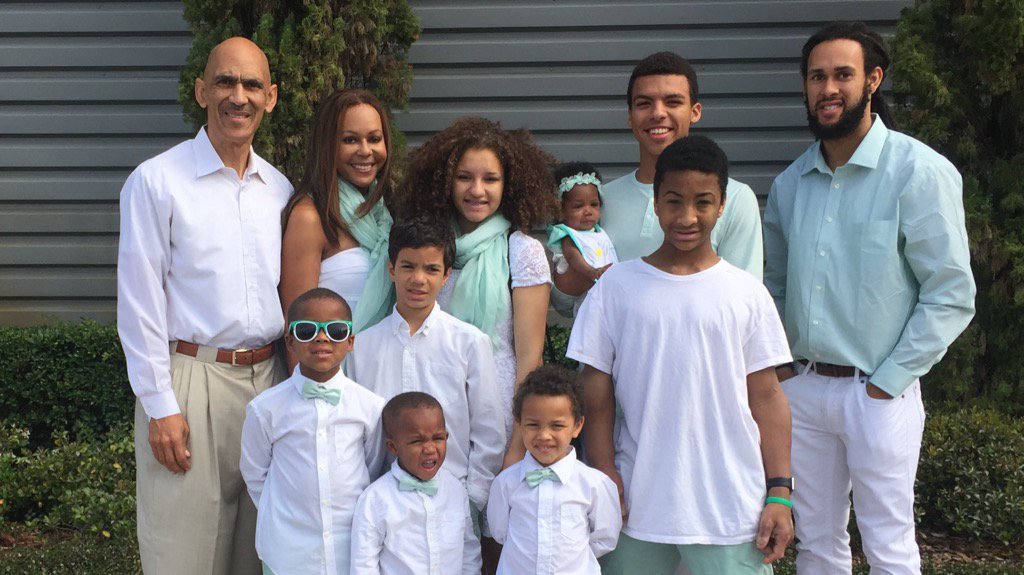 Tony Dungy & His Wife Have 10 Kids Together - FanBuzz