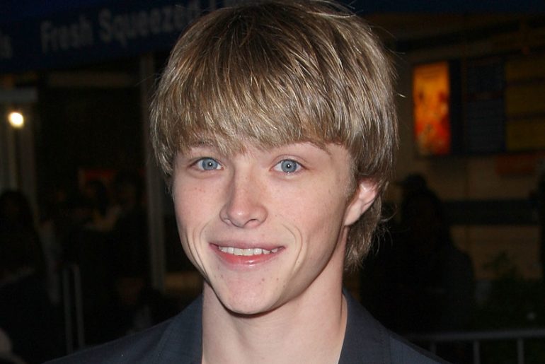 Sterling Knight Age, Net Worth, Height, Wife, 2022, Nationality, Movies