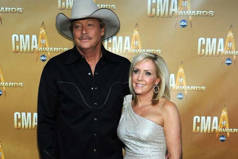 Alan Jackson Siblings: How many siblings does Alan Jackson have? Who ...