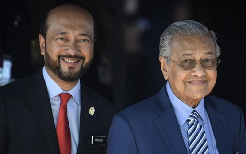 Mukhriz Mahathir Biography; Age, Net Worth And Wife Of Mahathir Mohamad ...