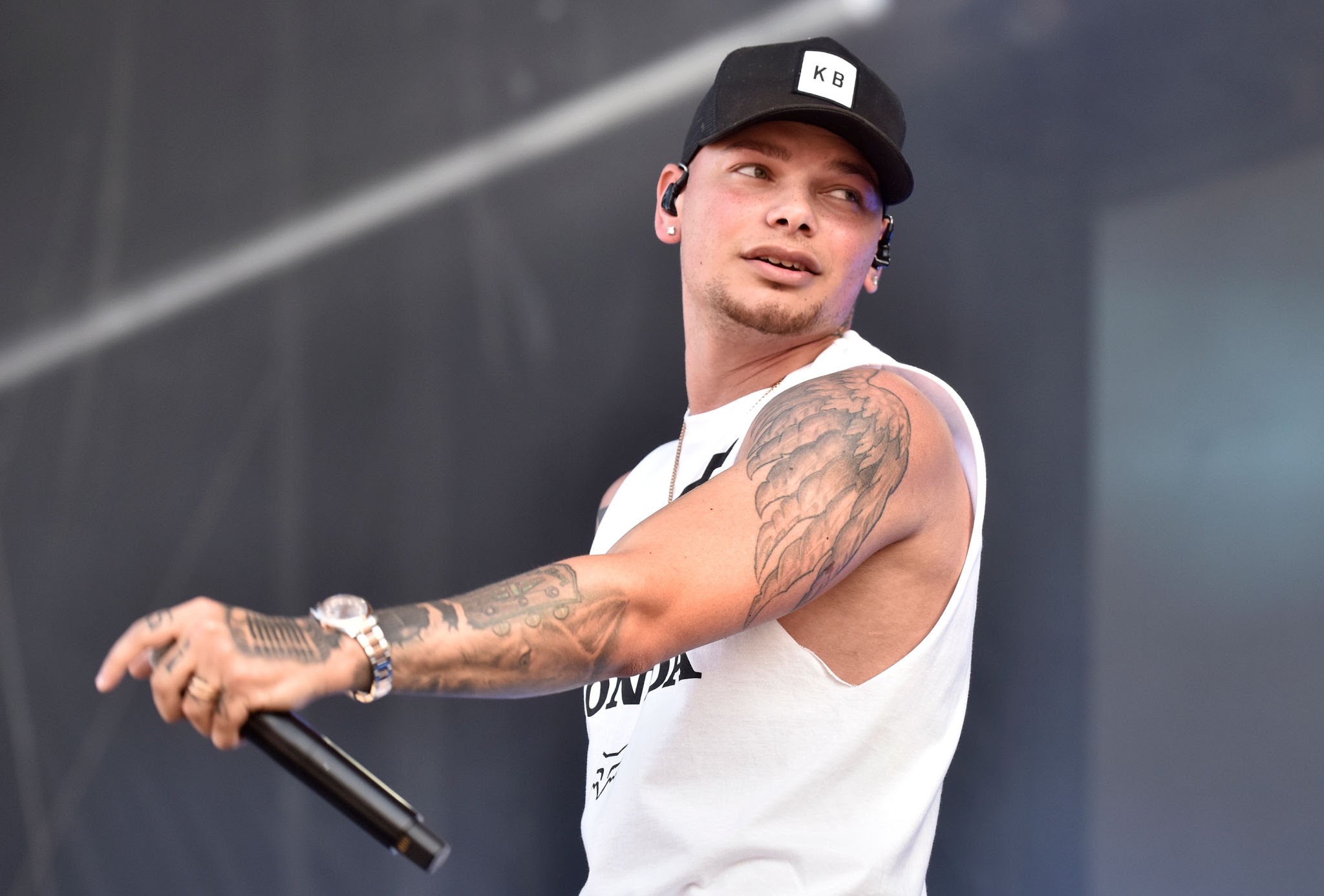 Who is opening for Kane Brown in 2023? Who is Kane Brown touring with