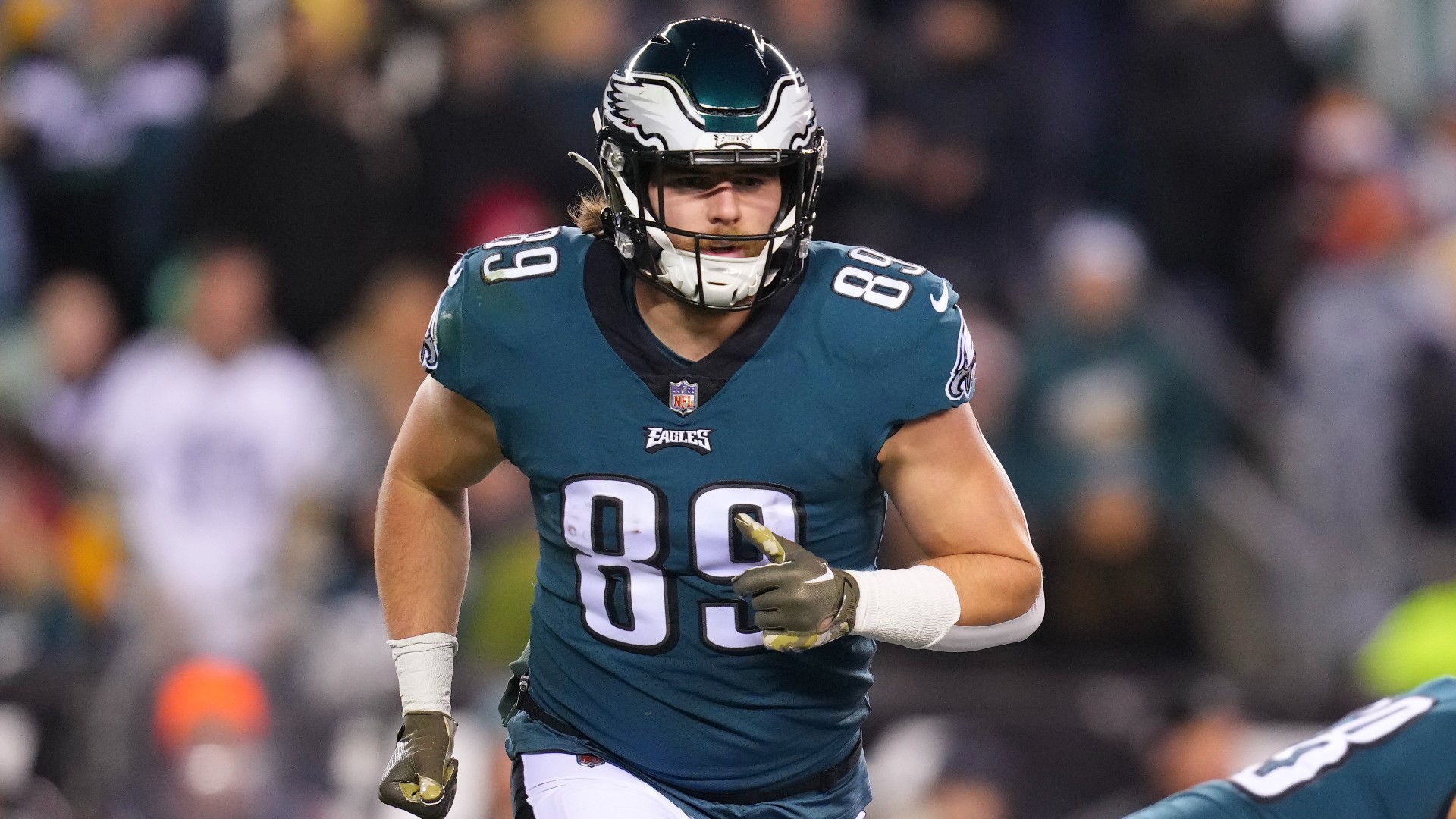 Philadelphia Eagles' Jack Stoll walks to the field during the NFL football  team's training camp, Thursday, Aug. 3, 2023, in Philadelphia. (AP  Photo/Matt Slocum Stock Photo - Alamy