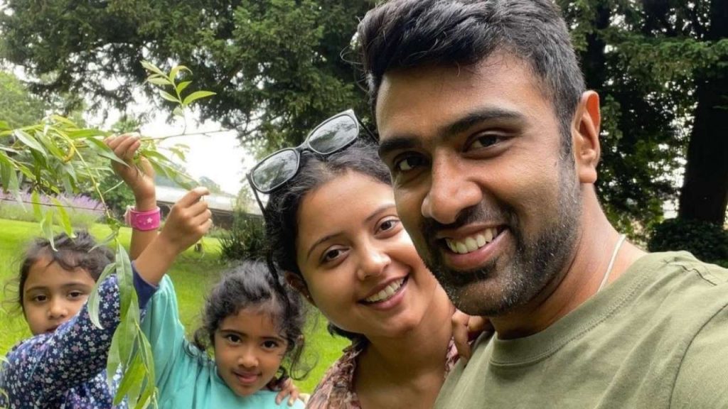 Ravichandran Ashwin Parents: Meet Ravichandran Ashwin Father And Mother ...