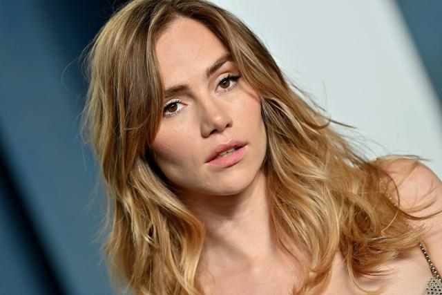 Suki Waterhouse Bio, Movies And TV Shows, Awards, Age, Height, Family ...