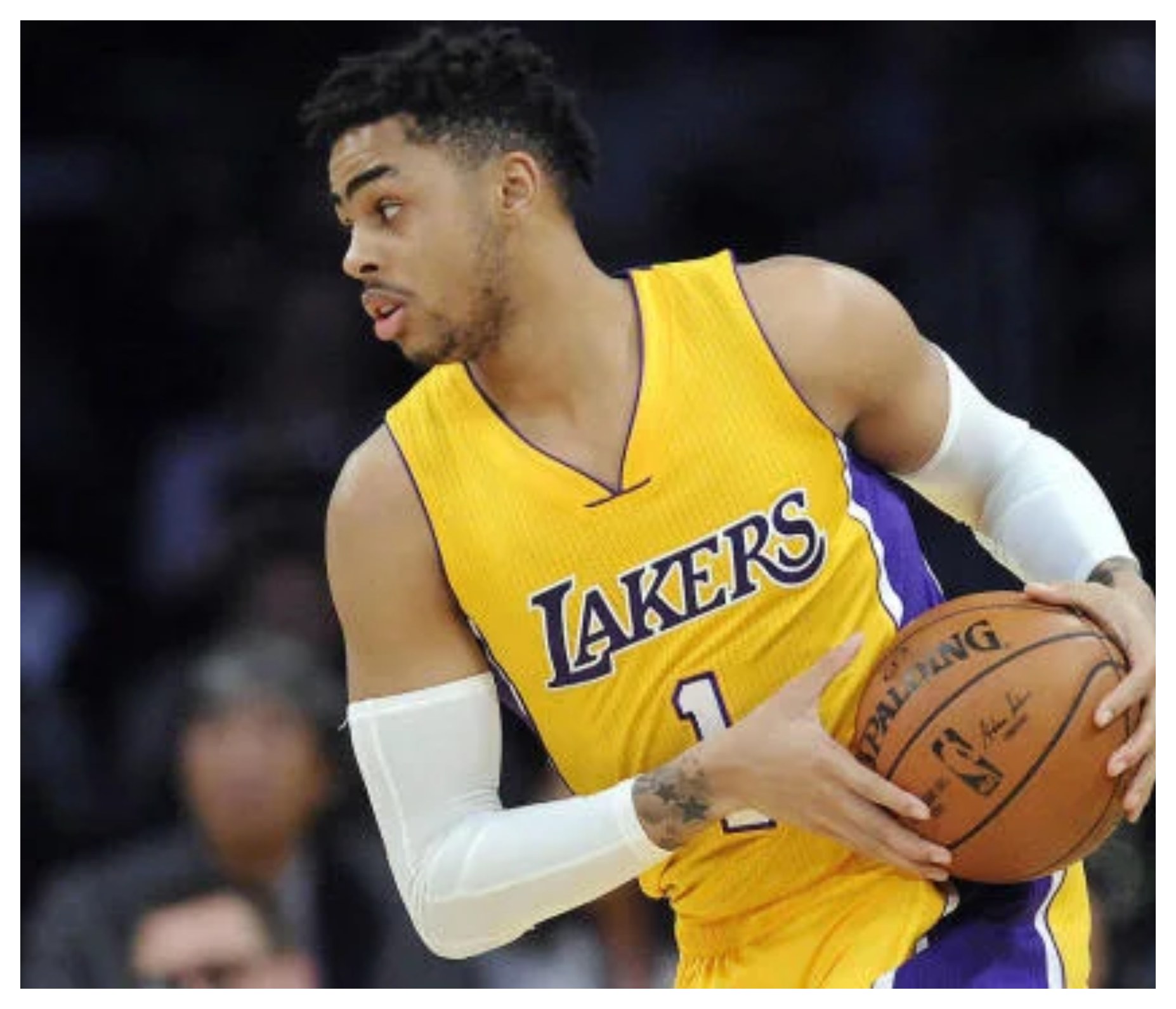 Why is D Angelo Russell out? What happened to D Angelo Russell tonight