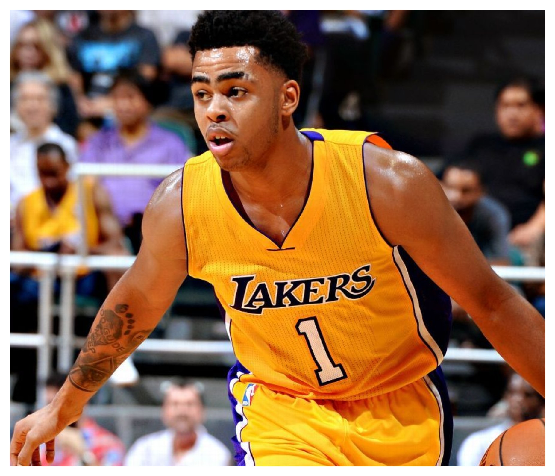 Why is D Angelo Russell out? What happened to D Angelo Russell tonight