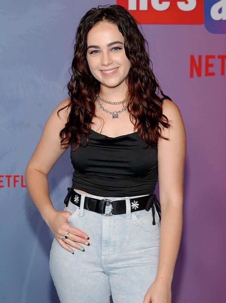 Who Is Mary Mouser Best Friend Abtc