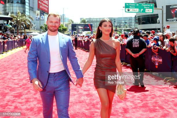 Meet MLB Outfielder Ian Happ Fiance Julie Mazur, When Are They Getting  Married? Every Details Update