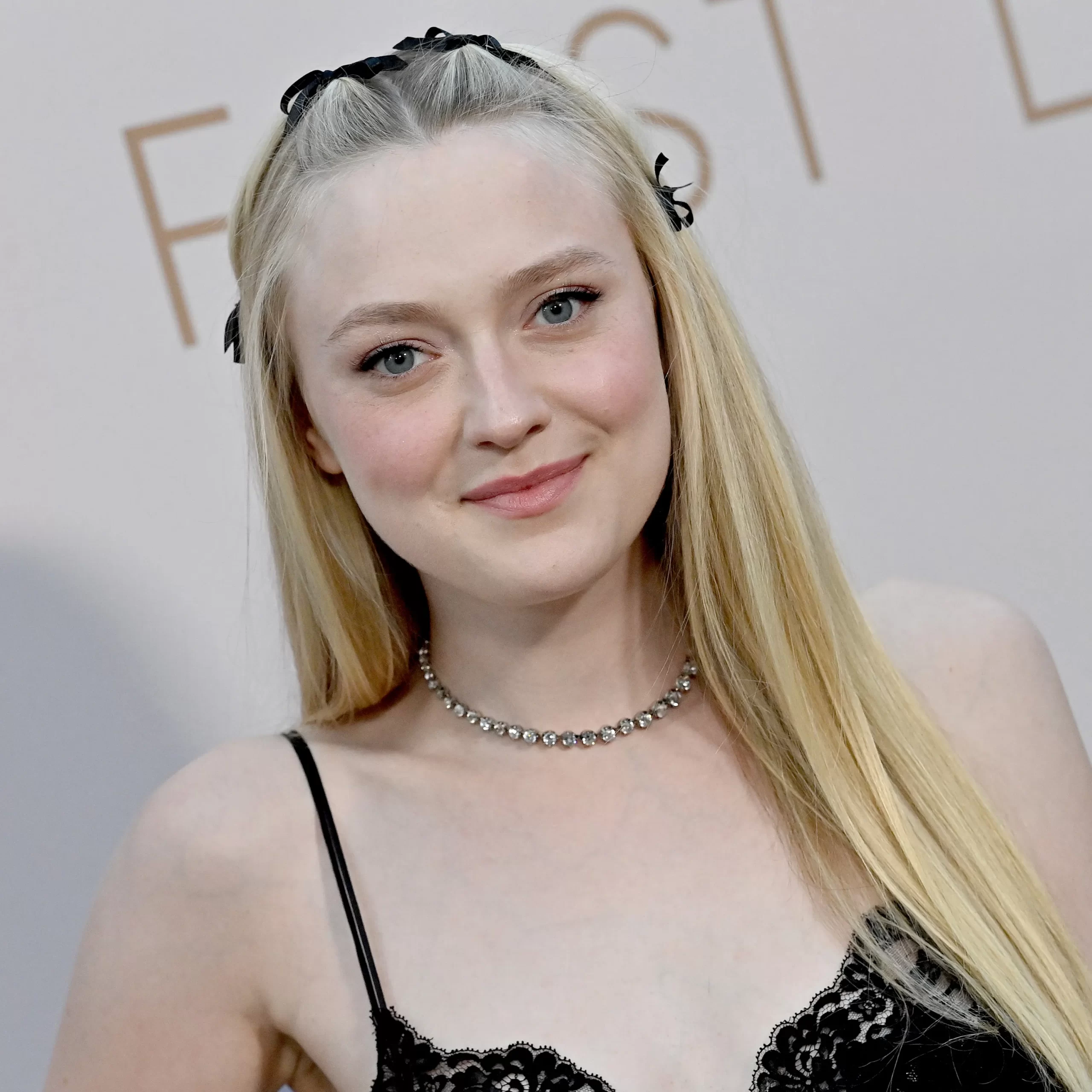 Who is the actress like Dakota Fanning? Did Dakota Fanning cut her hair ...