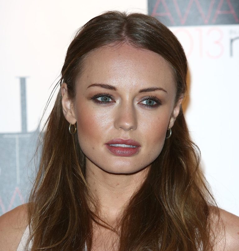 Laura Haddock Height: How tall is Laura Haddock? - ABTC