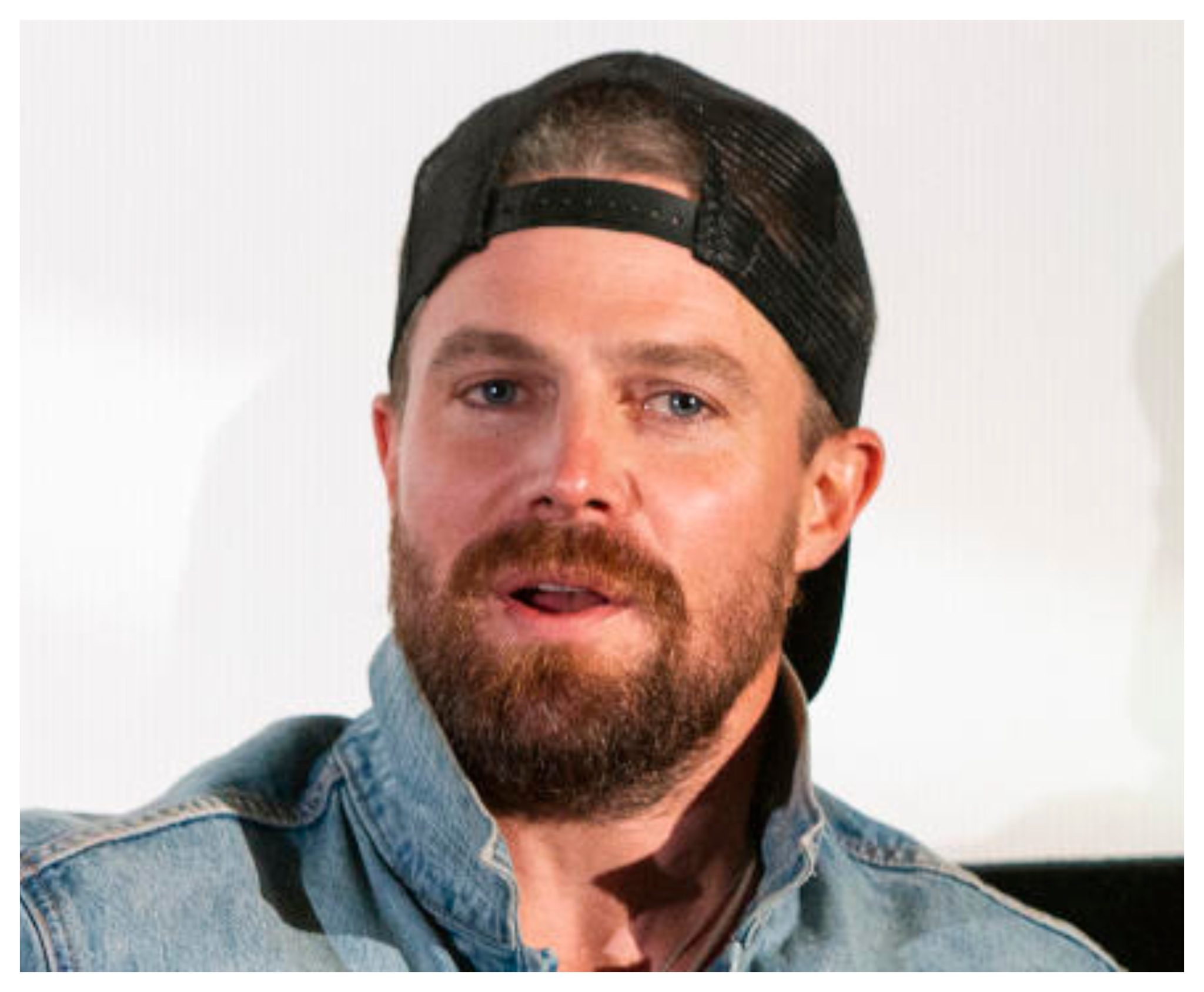 Stephen Amell Net Worth How Much Is Stephen Amell Worth ABTC   Stephen Amell 2048x1687 