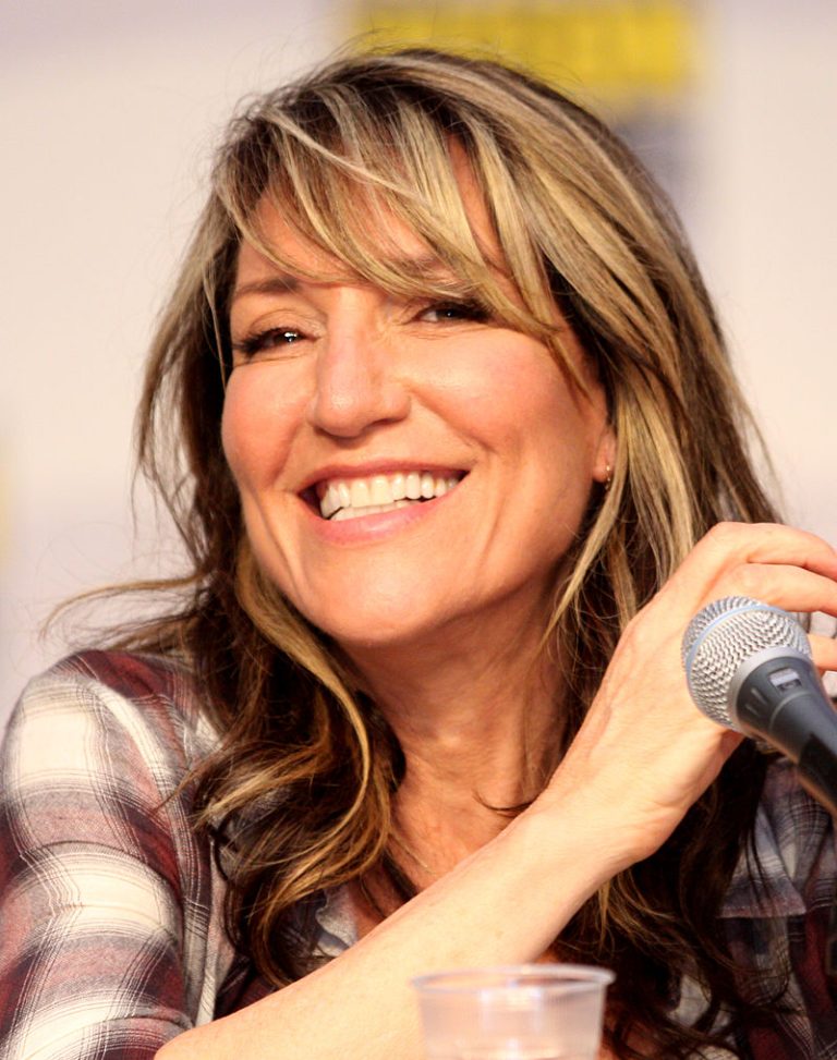 What was Katey Sagal addicted to? Is Katey Sagal a smoker in real life ...