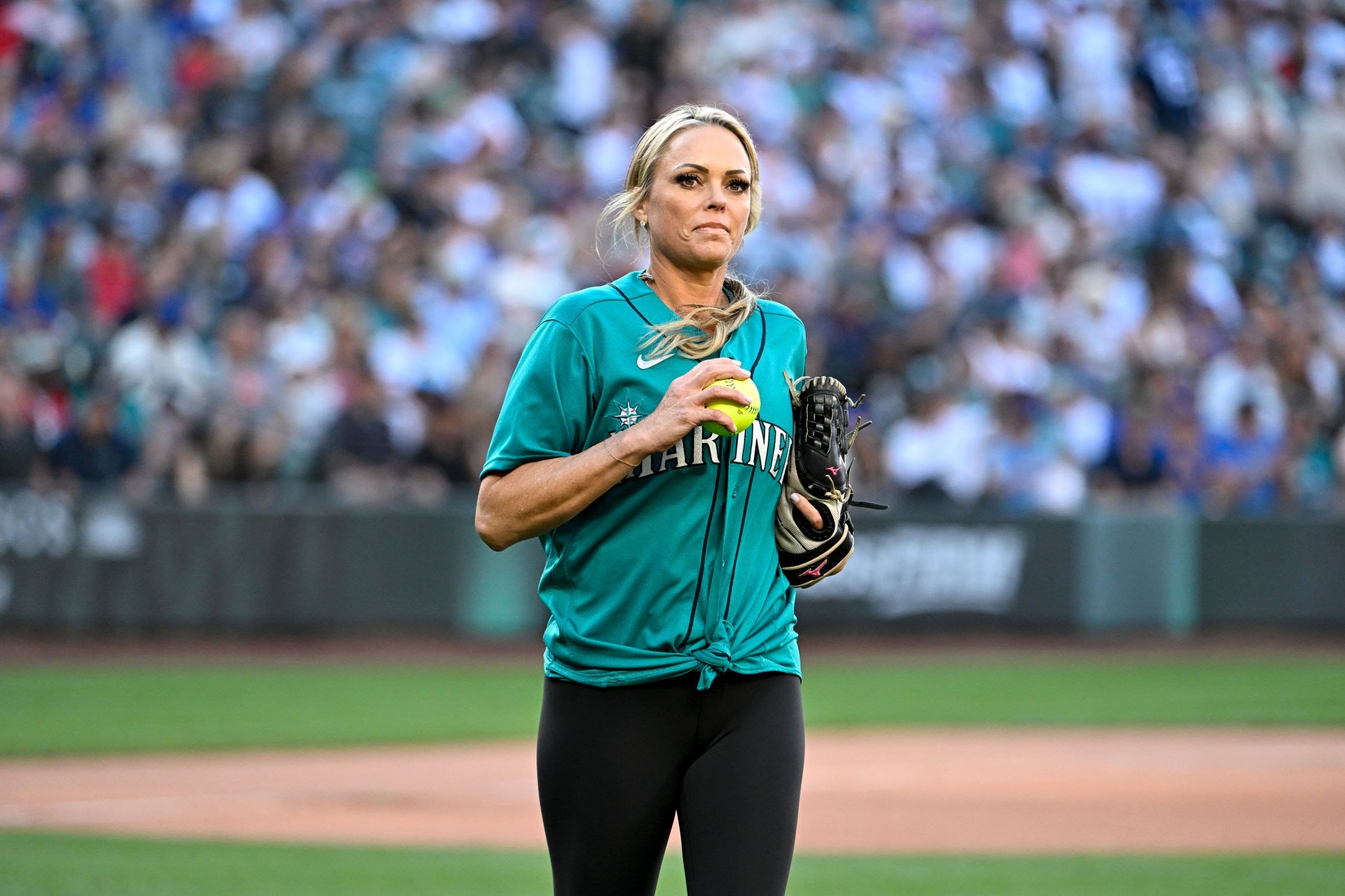 Jennie Finch Stats, Family, Hometown, Childhood, College, Pitching ...