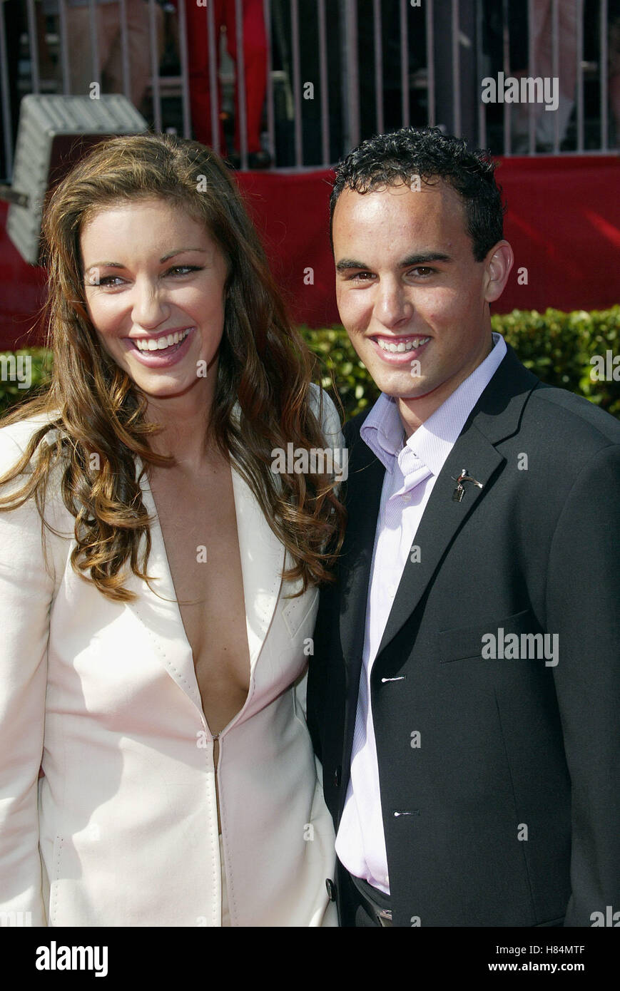 Landon Donovan ex-wife: Who is Bianca Kajlich? - ABTC