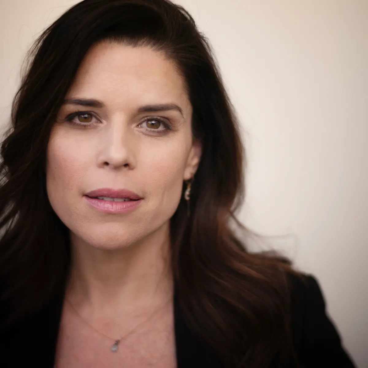 Neve Campbell Age, Height, Movies and TV Shows, Education, Family - ABTC