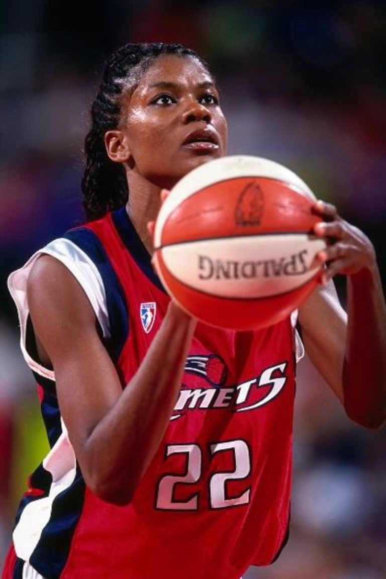 Sheryl Swoopes Height: How tall is Sheryl Swoopes? - ABTC