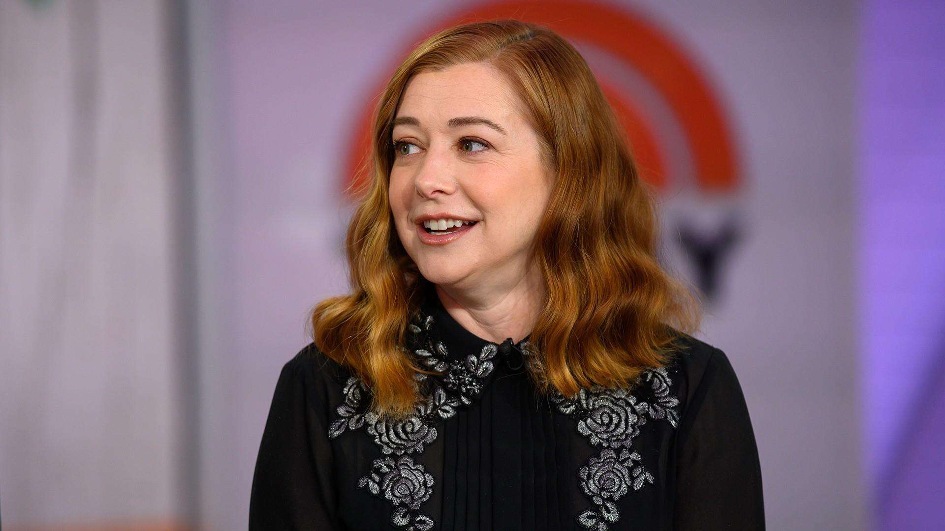 Is Alyson Hannigan A Smoker? Has Alyson Hannigan Got a daughter? - ABTC