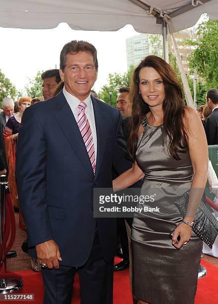 Who is Joe Theismann's wife, Robin Theismann? - ABTC