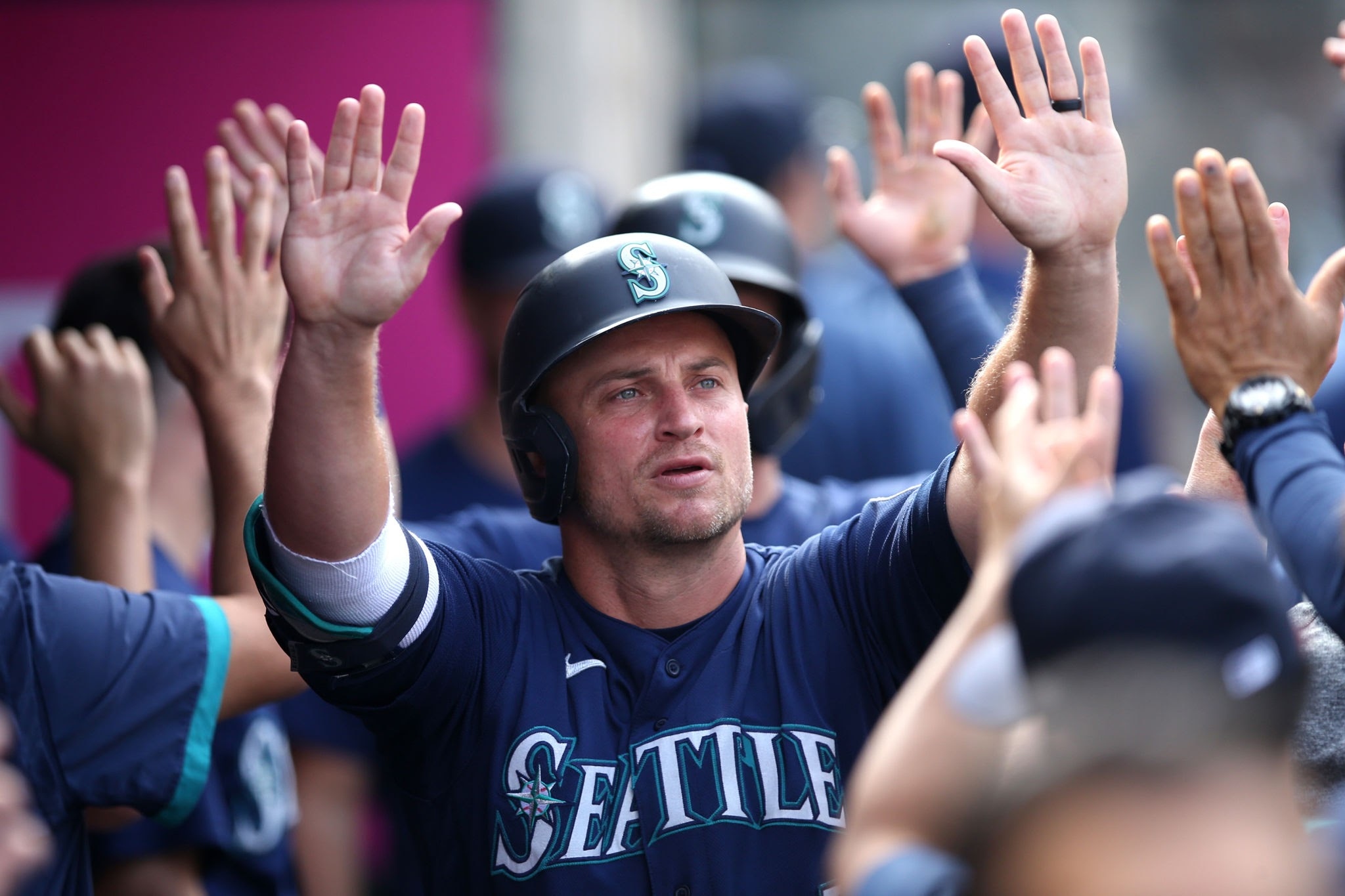 Happy #NationalSiblingsDay from Justin and Kyle Seager. #Mariners #Padgram