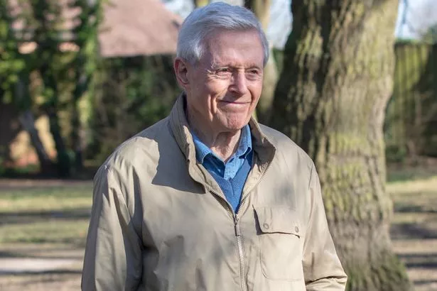 Michael Aspel Age, Height, Shows, Education, Family