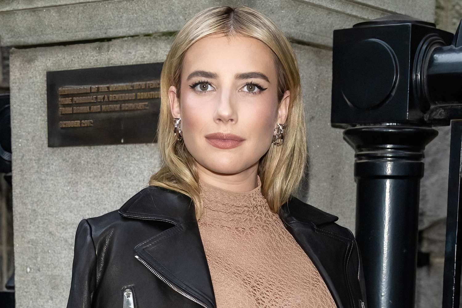 Meet Eric Roberts' Daughter Emma Roberts - ABTC