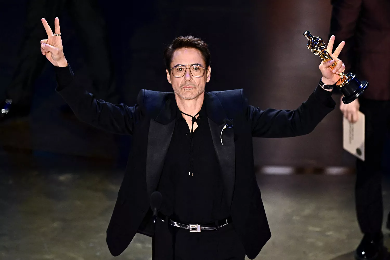 Robert Downey Jr. Wins First Oscar for Best Supporting Actor in