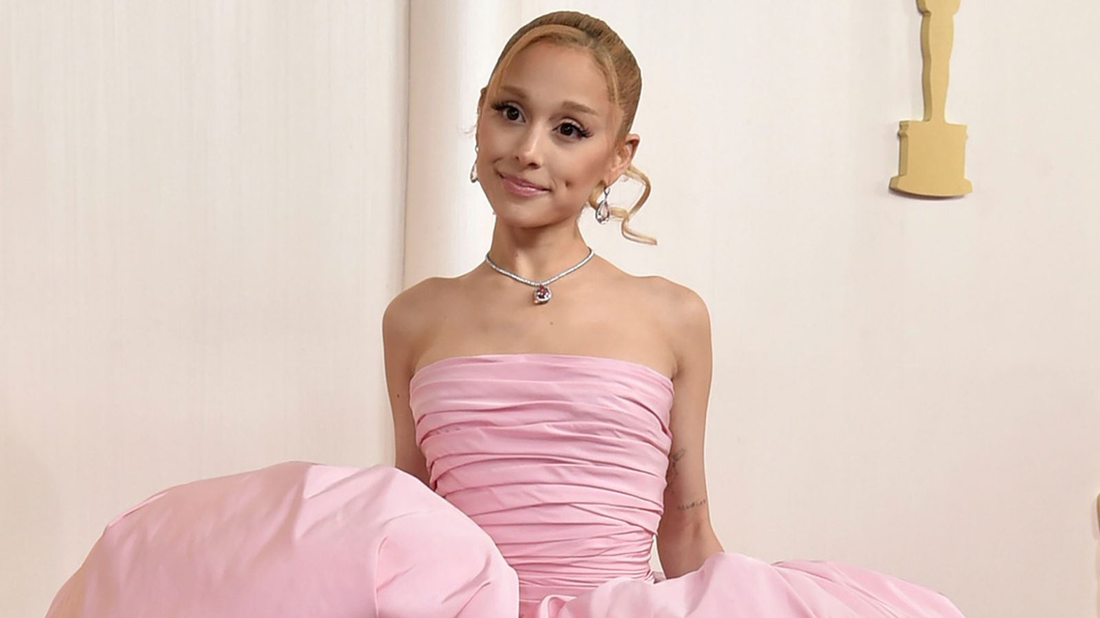 Ariana Grande Finalizes Divorce from Husband Dalton Gomez - ABTC